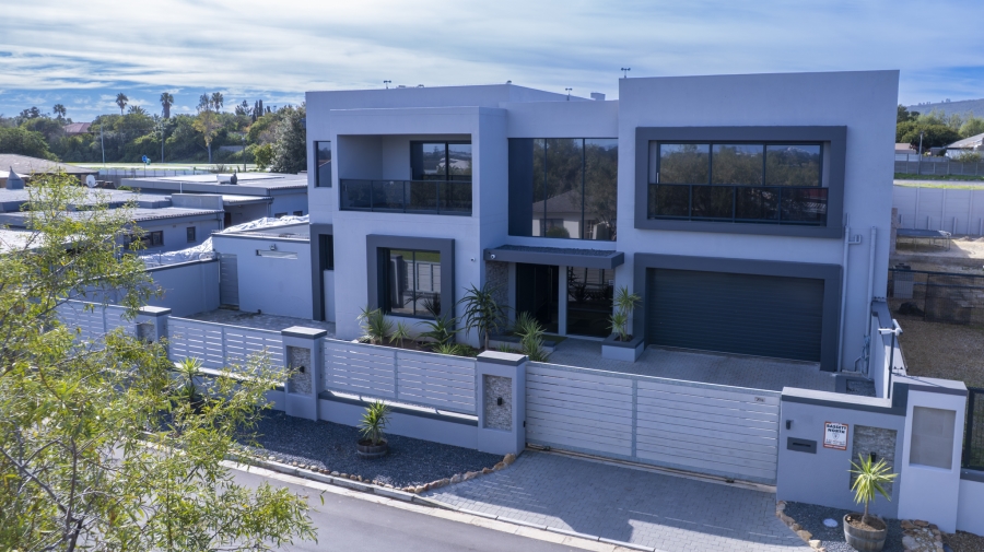 5 Bedroom Property for Sale in Elim Western Cape